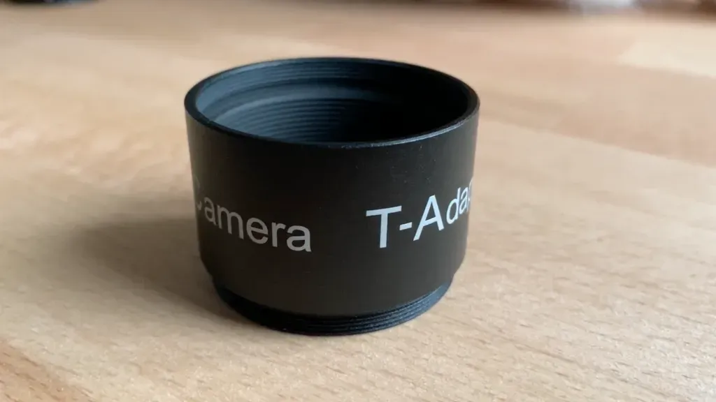 T-Adaptateur pour fixer le réflex sur le télescope
