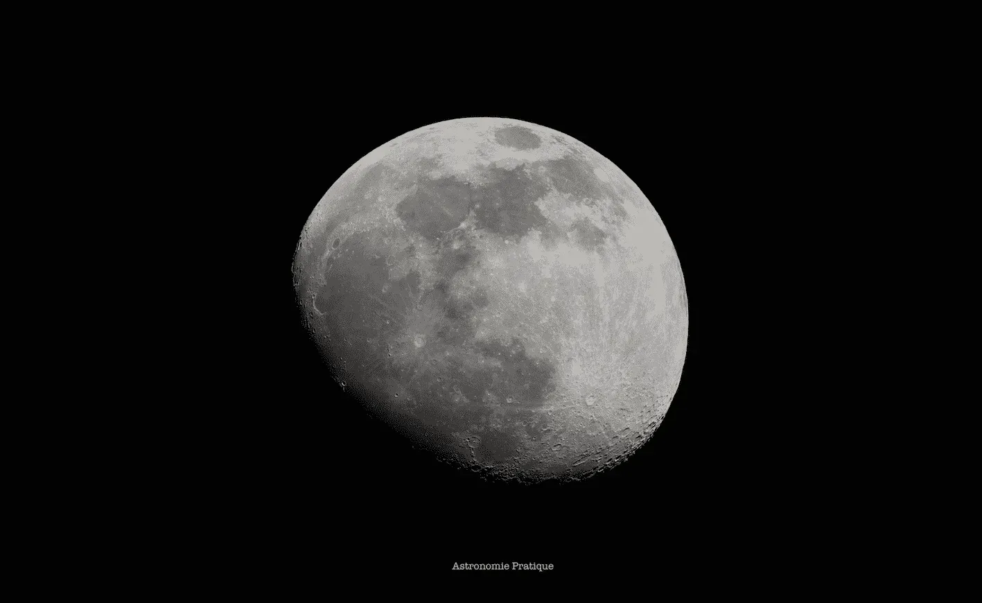 Photo de la Lune au télescope